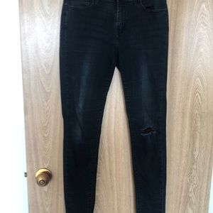 Levi’s 710 super skinny jeans.